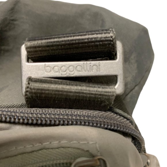 Baggallini Gray Nylon Adjustable Strap Crossbody Bag Purse - Picture 7 of 7